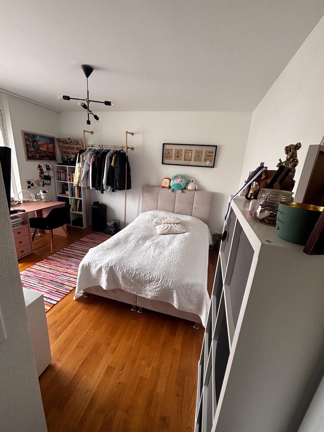 Habiter l'exceptionnel au 7ème étage – Panorama à 360° sur Horw, le lac et les montagnes !

Sur rendez-vous, nous recherchons un repreneur pour cet appartement de type penthouse en attique de 3,5 pièces, exclusif et baigné de lumière, à Horw.

Grâce à sa position élevée au 7ème étage et à sa terrass