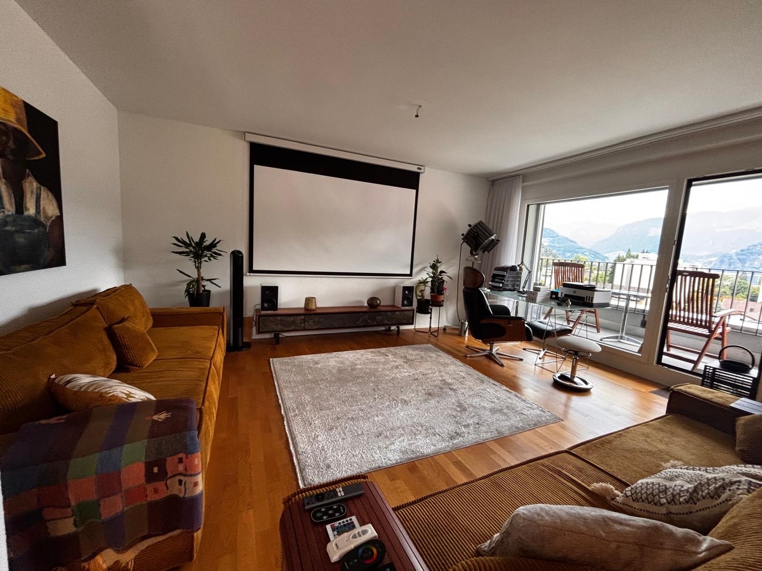 Habiter l'exceptionnel au 7ème étage – Panorama à 360° sur Horw, le lac et les montagnes !

Sur rendez-vous, nous recherchons un repreneur pour cet appartement de type penthouse en attique de 3,5 pièces, exclusif et baigné de lumière, à Horw.

Grâce à sa position élevée au 7ème étage et à sa terrass