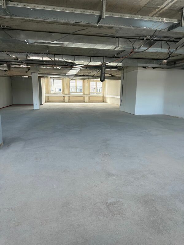 420m² bureau, photo 4 sur 6