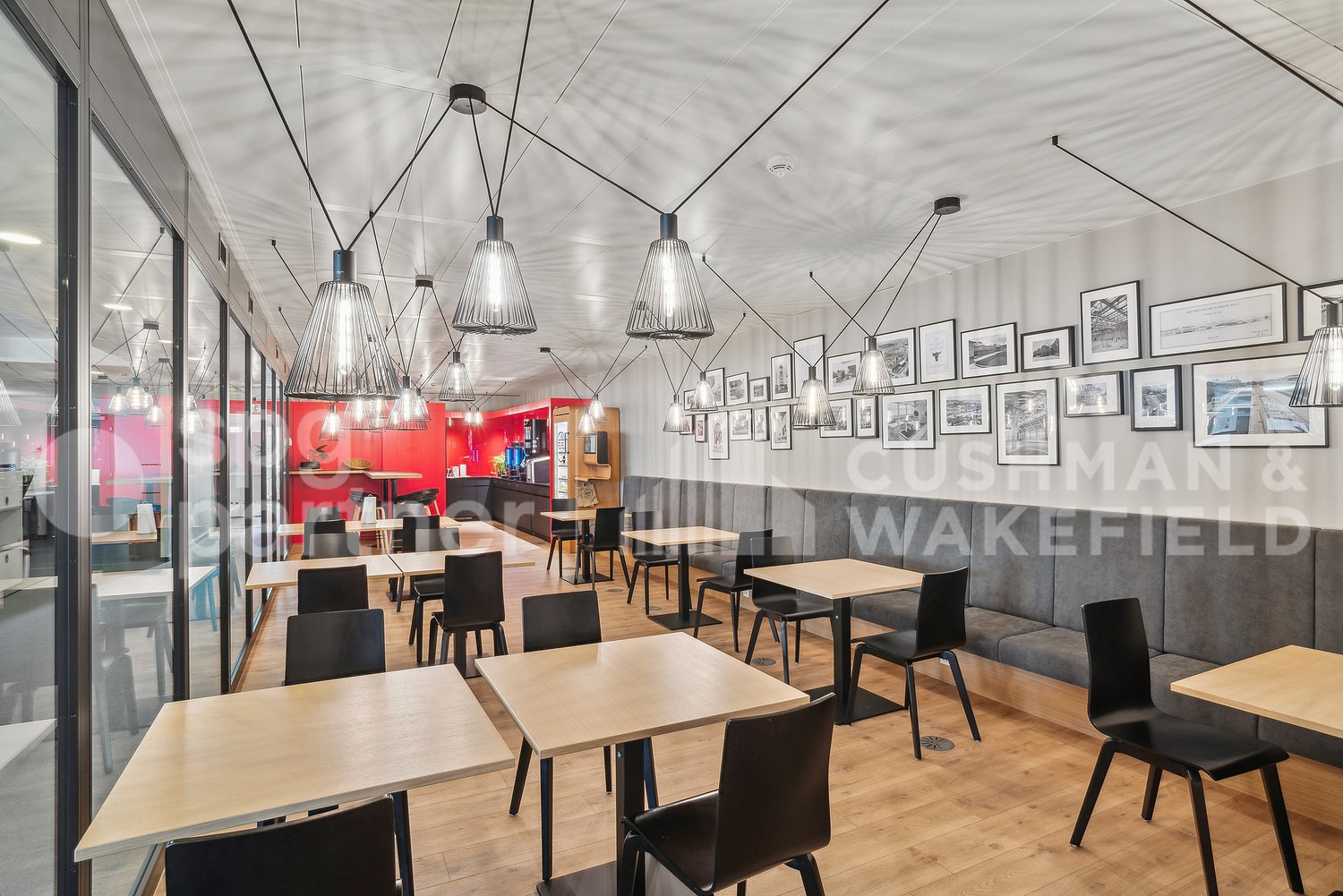 300m² office