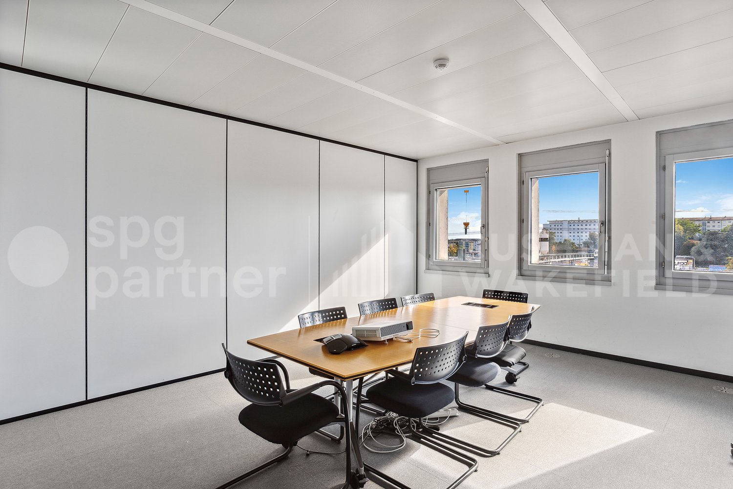 300m² office