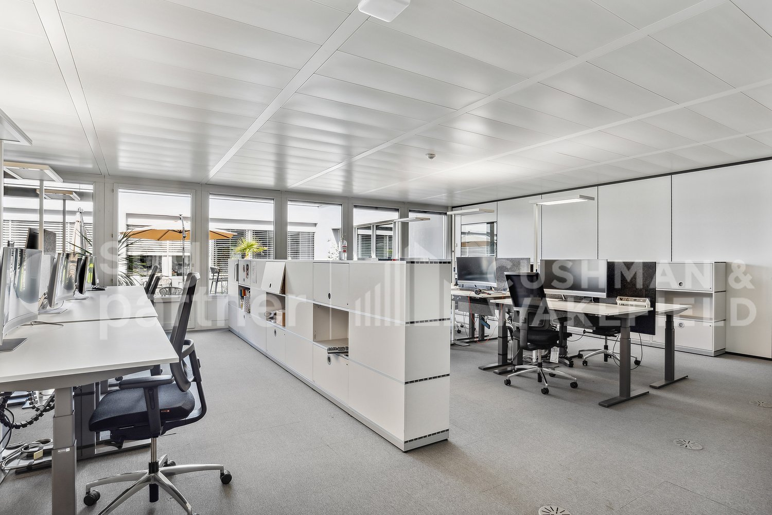 300m² office