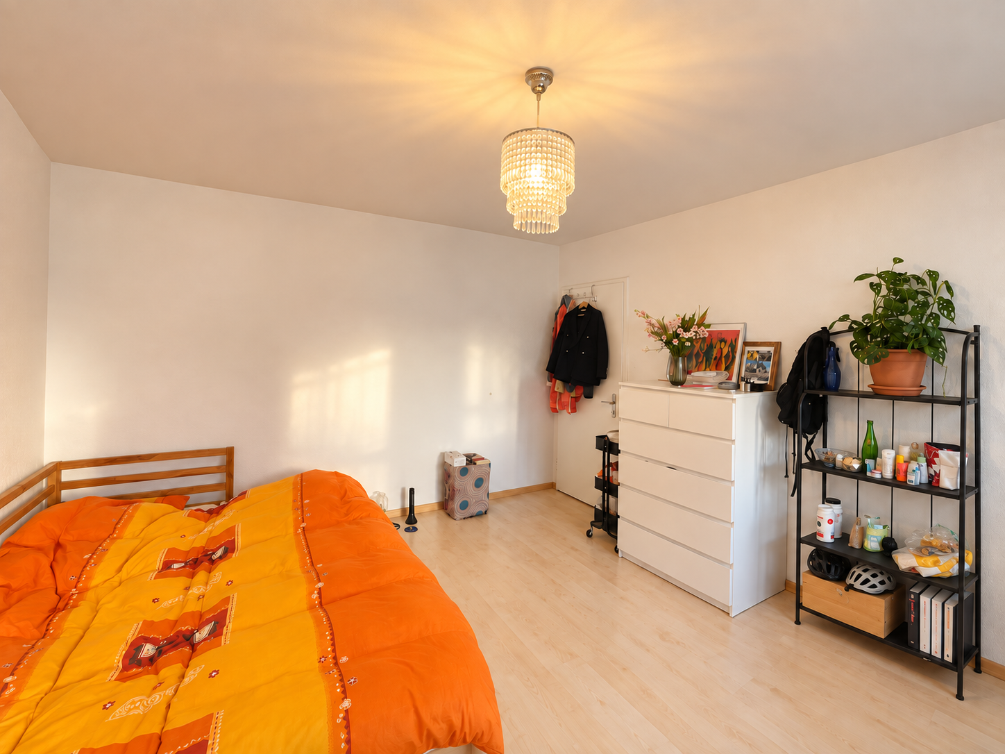 Chambre en colocation
Trois chambres deviennent disponibles de manière permanente dans une rue chaleureuse près de Claraplatz
Salut !
Au cours des prochains mois, de novembre à janvier, trois chambres de notre WG deviendront disponibles de manière permanente car nous emménageons respectivement ave, photo 3 sur 10