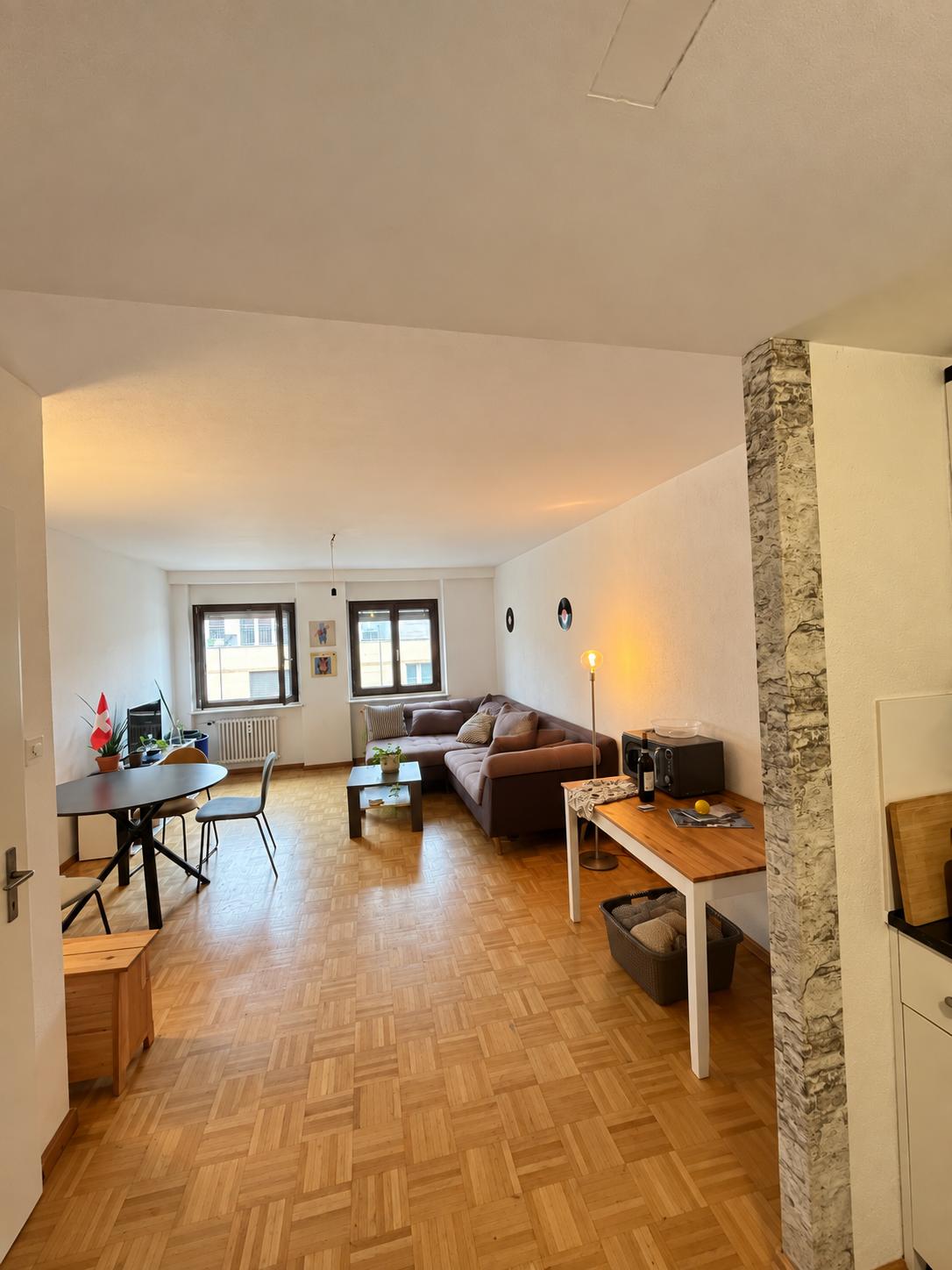 Chambre en colocation
Trois chambres deviennent disponibles de manière permanente dans une rue chaleureuse près de Claraplatz
Salut !
Au cours des prochains mois, de novembre à janvier, trois chambres de notre WG deviendront disponibles de manière permanente car nous emménageons respectivement ave, photo 1 sur 10