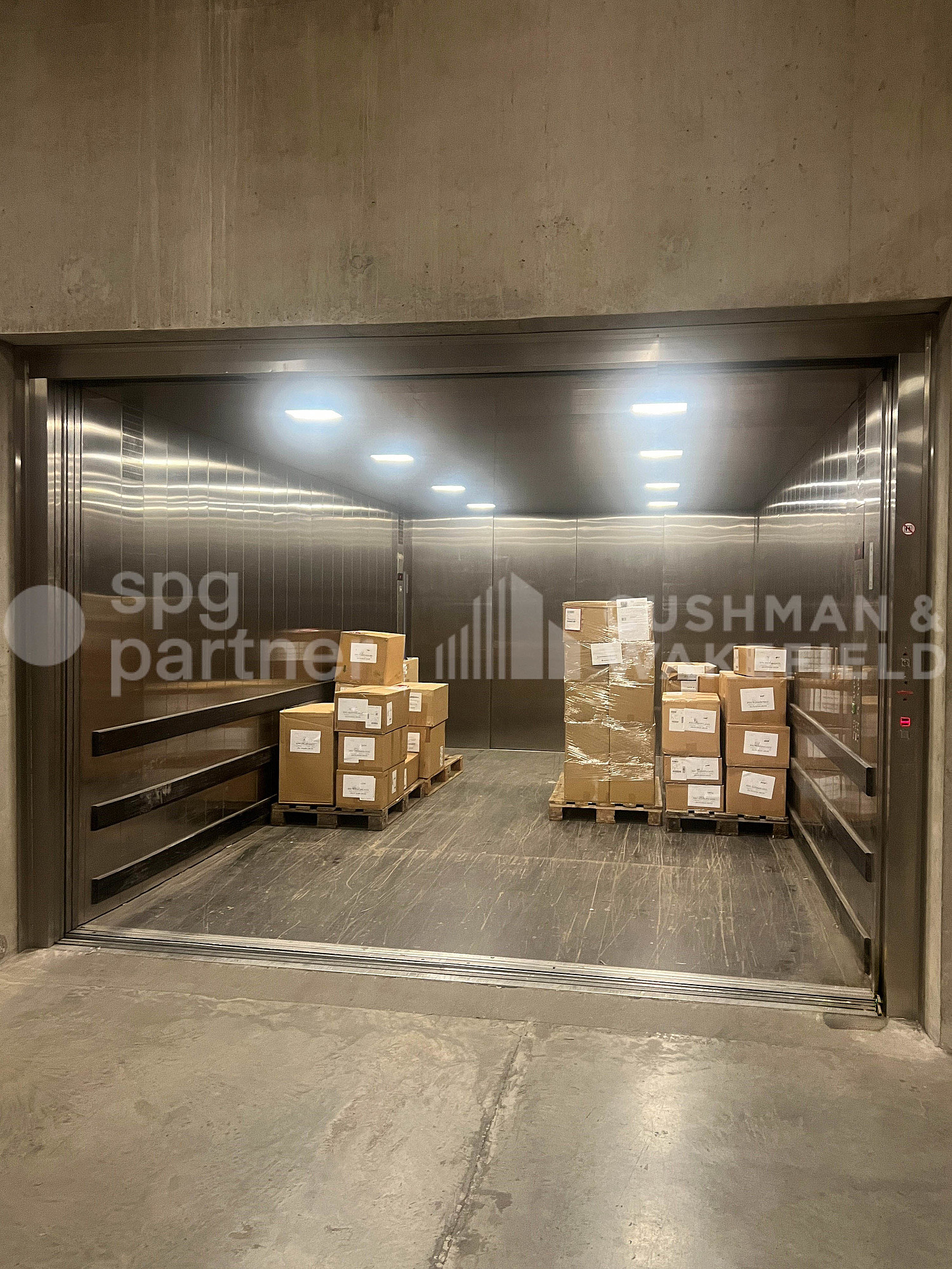 1500m² storage room