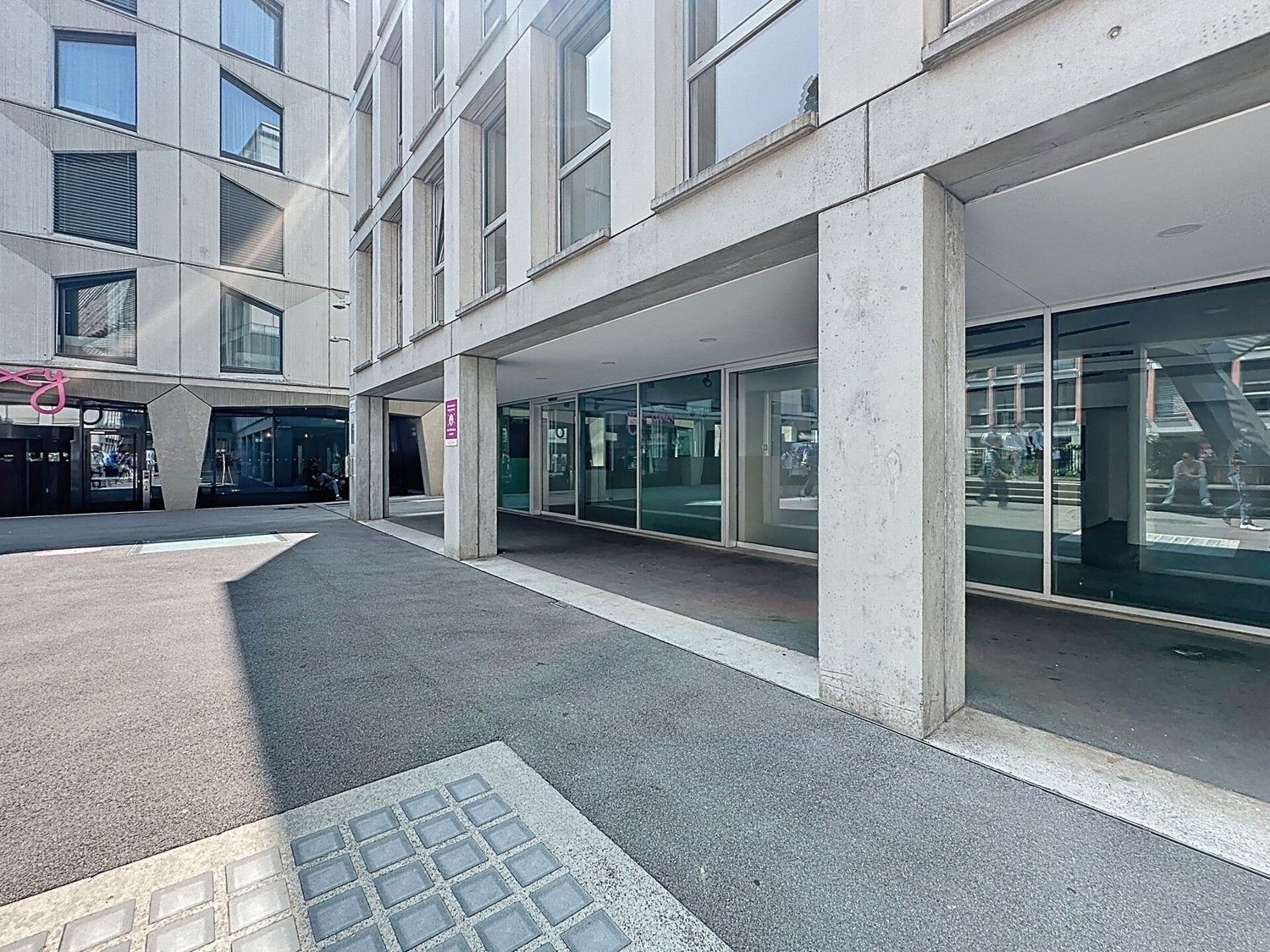 380m² shop, photo 7 sur 9