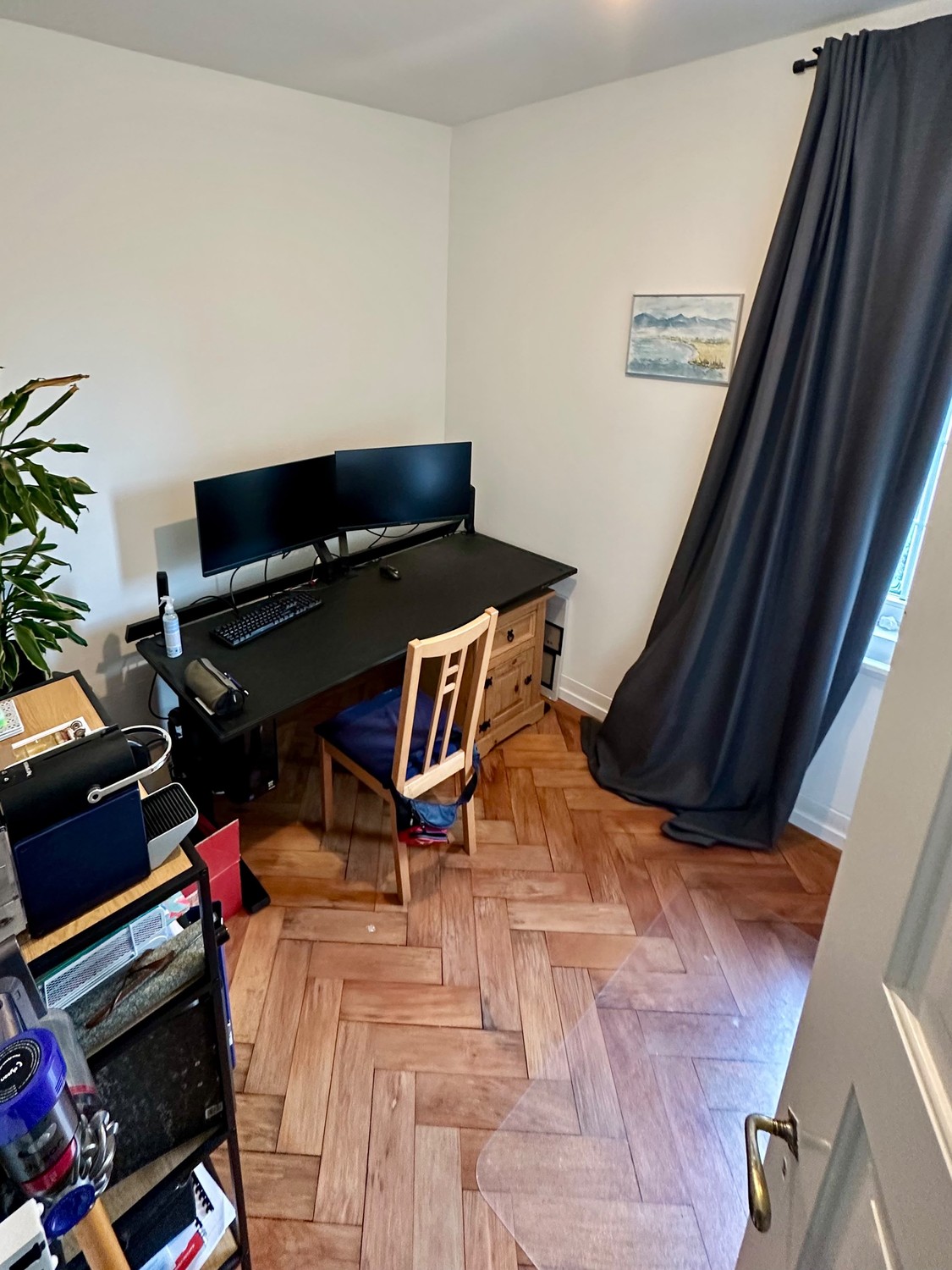 Chambre dans une colocation

Basil (32), Noel (31) und Lorenz (31) cherchent deux nouveaux colocataires pour notre beau chez-nous au Dahliaweg 7 dans le Rossfeld.
Nous apprécions une vie de colocation commune avec des activités et, quand l'occasion se présente, des dîners partagés. Faire du sport, j