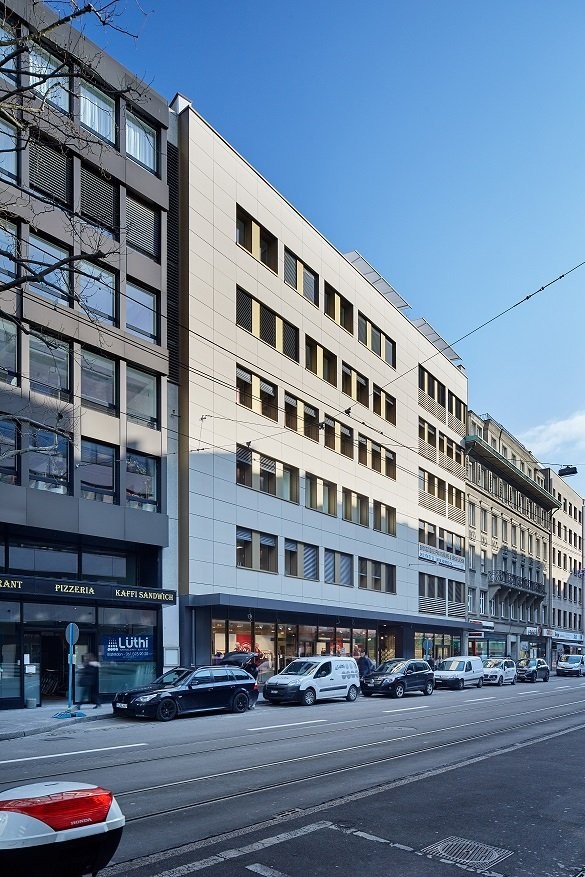 234m² bureau, photo 1 sur 9