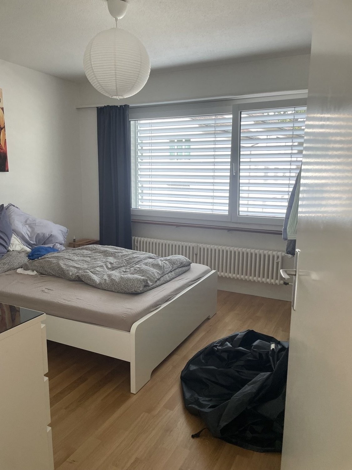 Chambre dans une colocation
Salut
Je loue une chambre meublée qui est occupée du dimanche au mardi. La chambre est disponible du mercredi au vendredi. J'ai 31 ans, je suis souvent en déplacement, j'adore danser, faire des sports de plein air et aller boire un verre dans un bar :)

N'hésitez pas à me