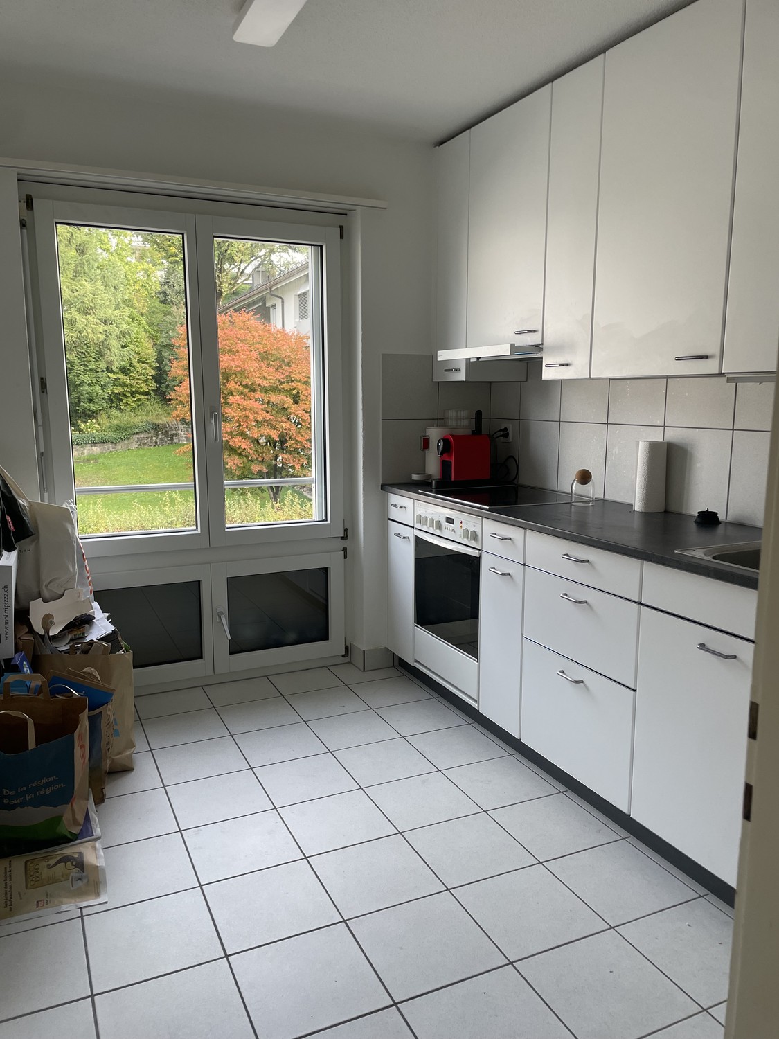 Chambre dans une colocation
Salut
Je loue une chambre meublée qui est occupée du dimanche au mardi. La chambre est disponible du mercredi au vendredi. J'ai 31 ans, je suis souvent en déplacement, j'adore danser, faire des sports de plein air et aller boire un verre dans un bar :)

N'hésitez pas à me