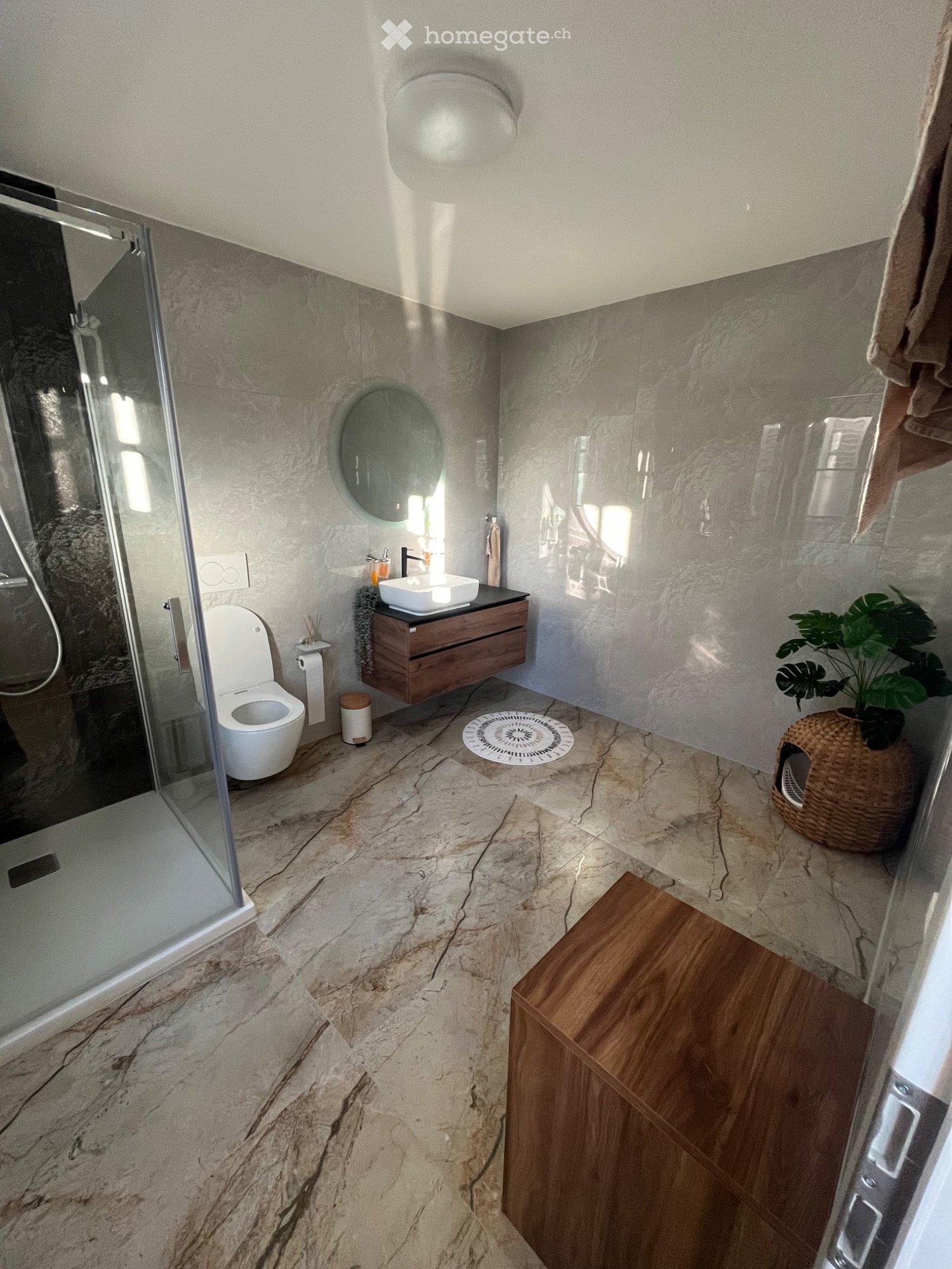 5 rooms apartment