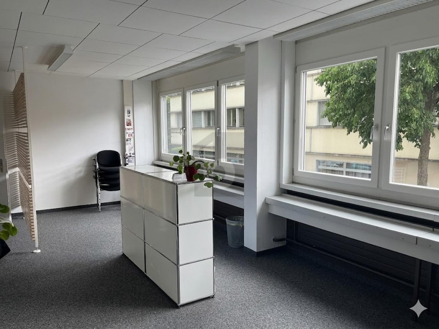 430m² office