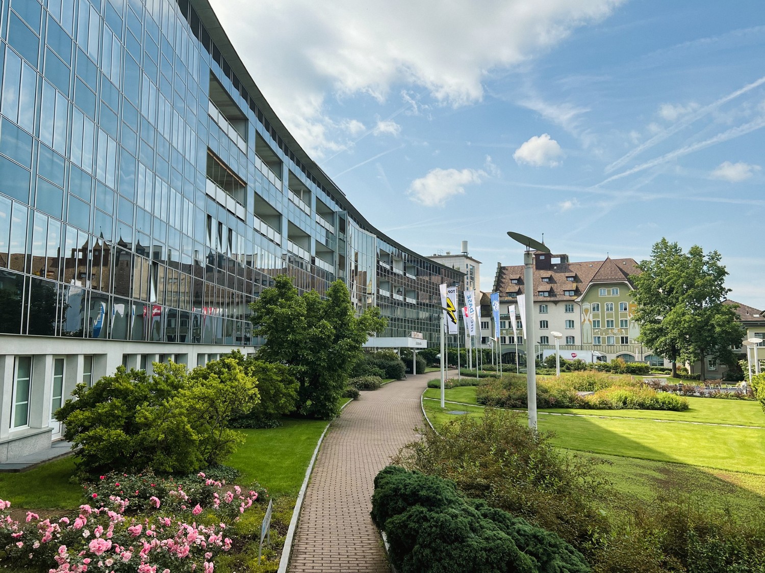 1817m² office, photo 1 sur 10