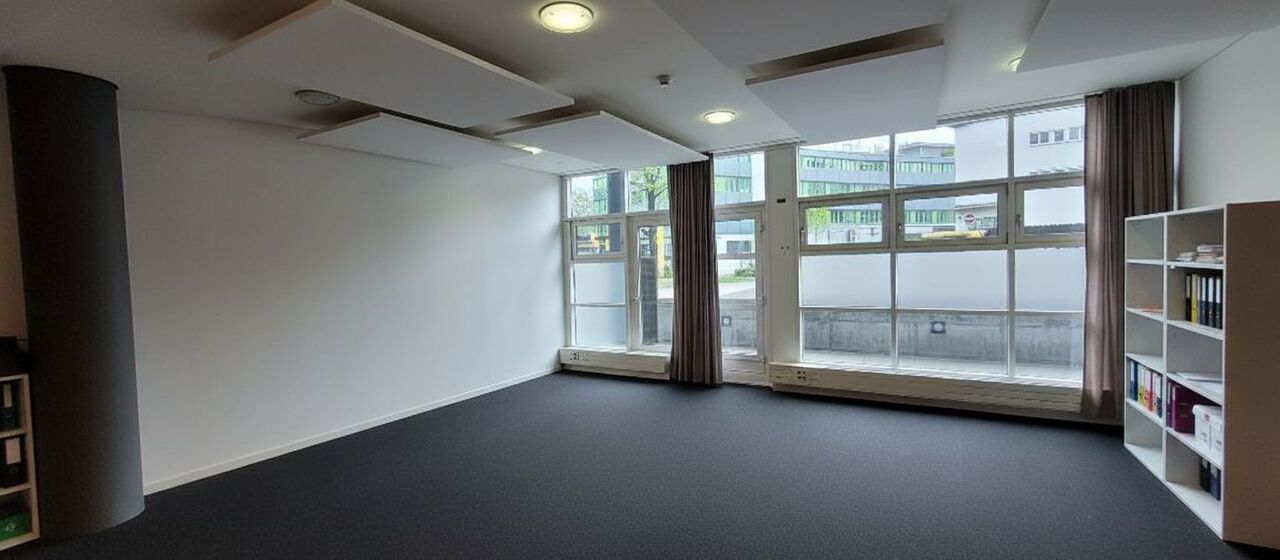 56m² office