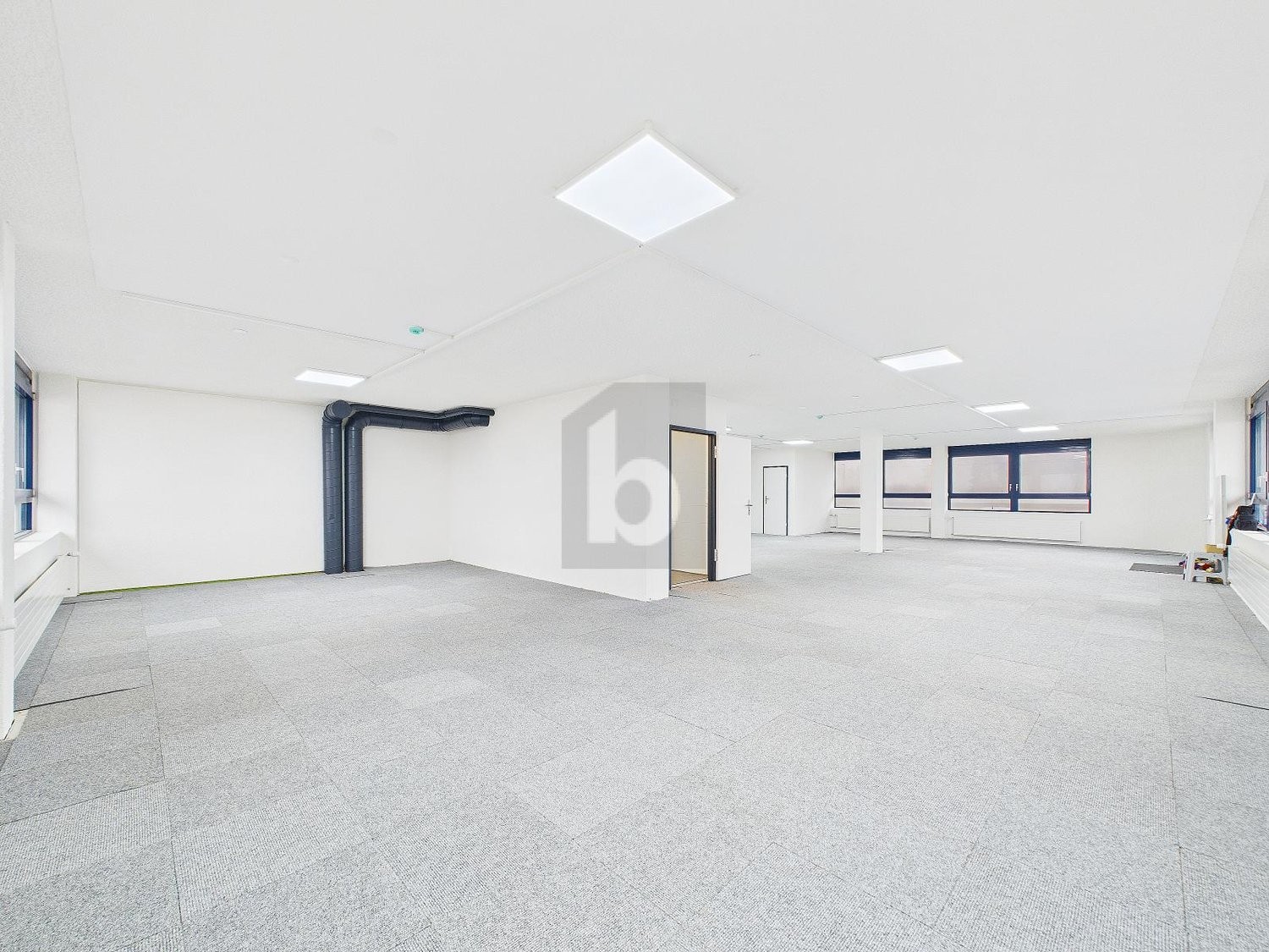 Local commercial de 158m², photo 2 sur 4