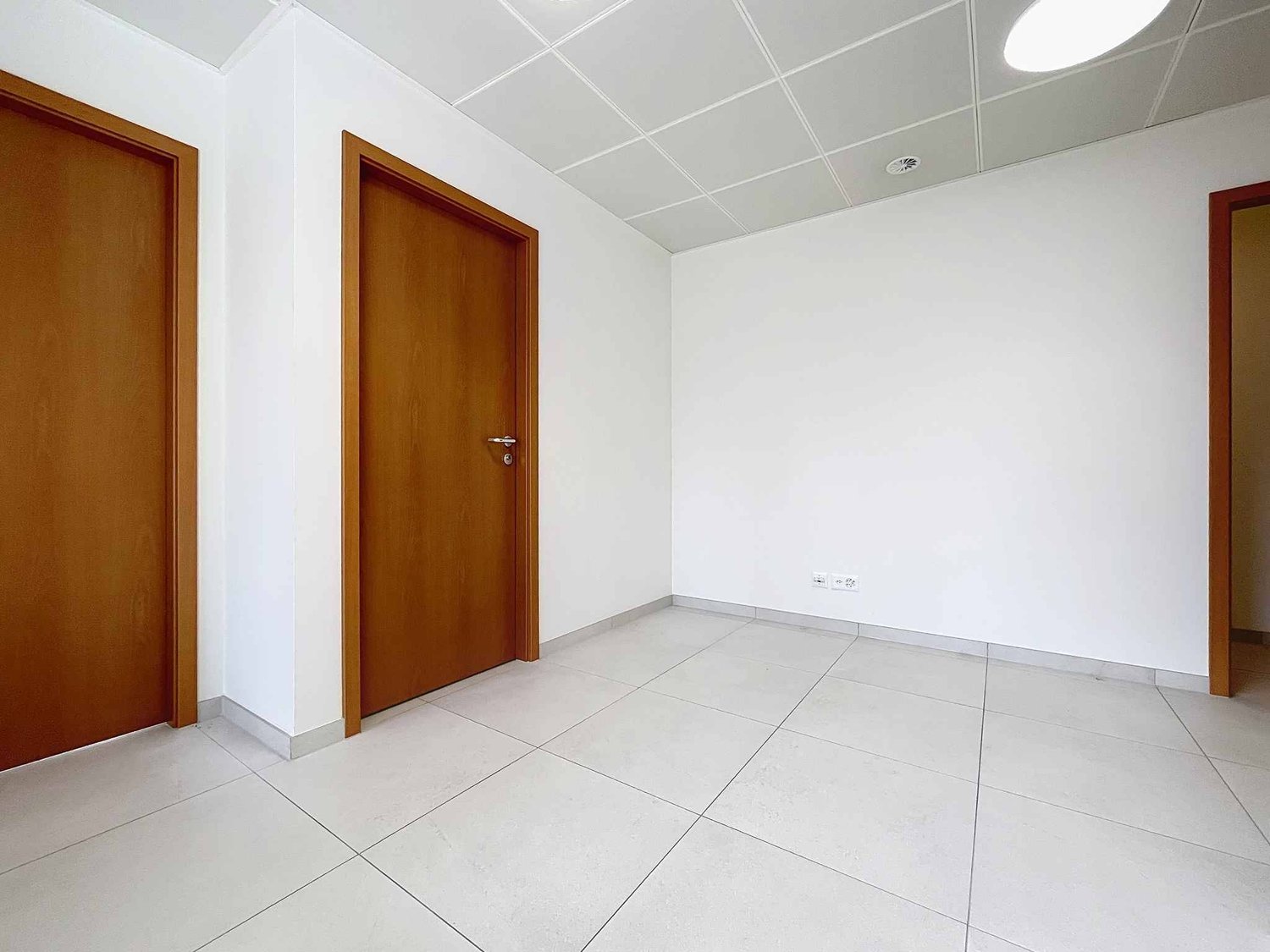 65m² office