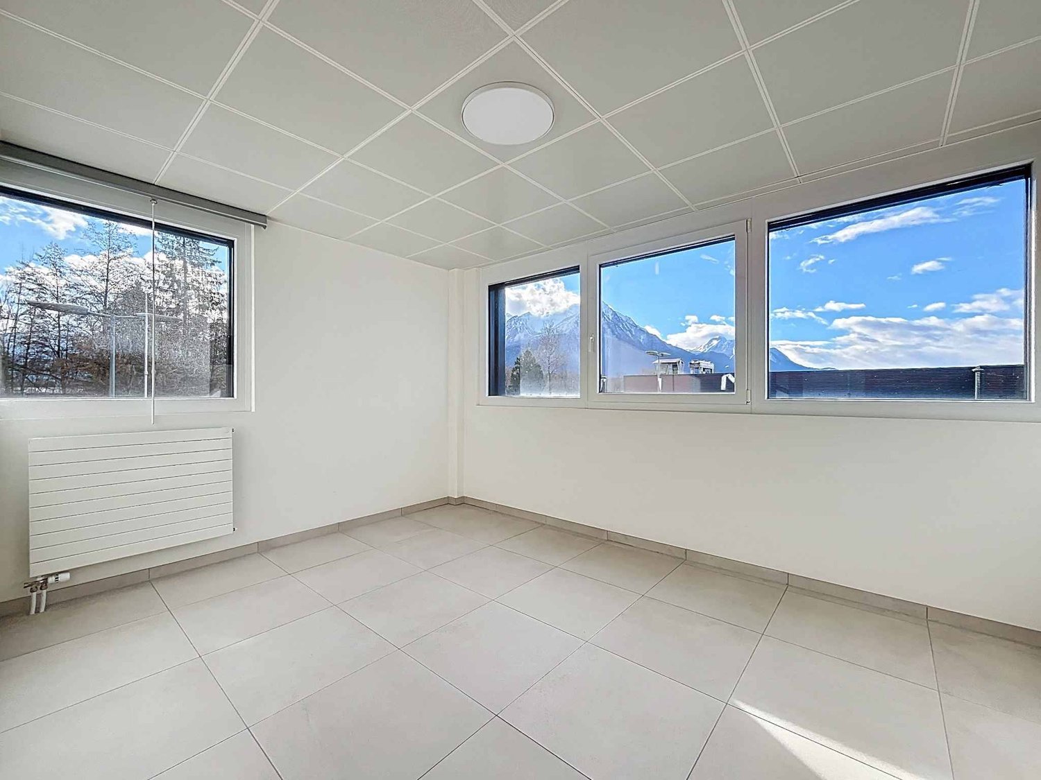 65m² office