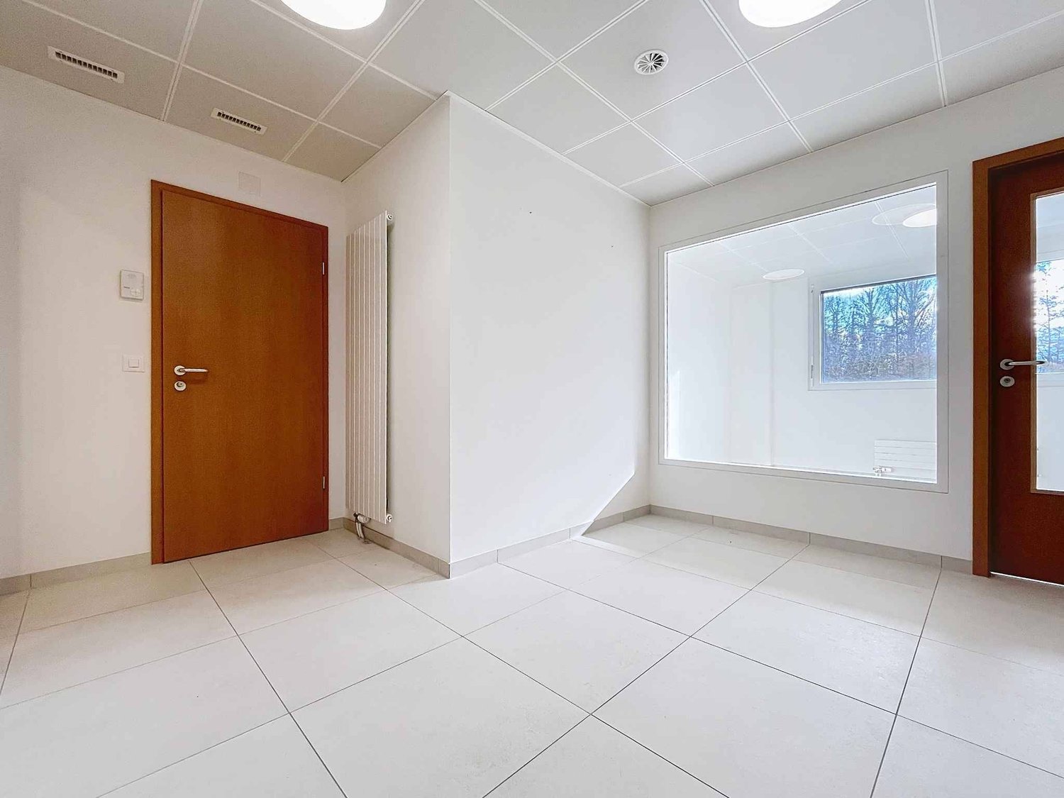 65m² office