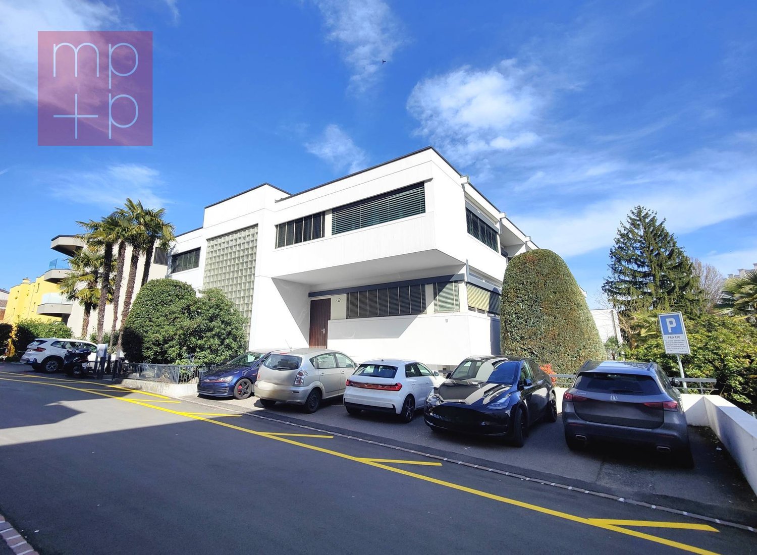 Commerce de 1324m²