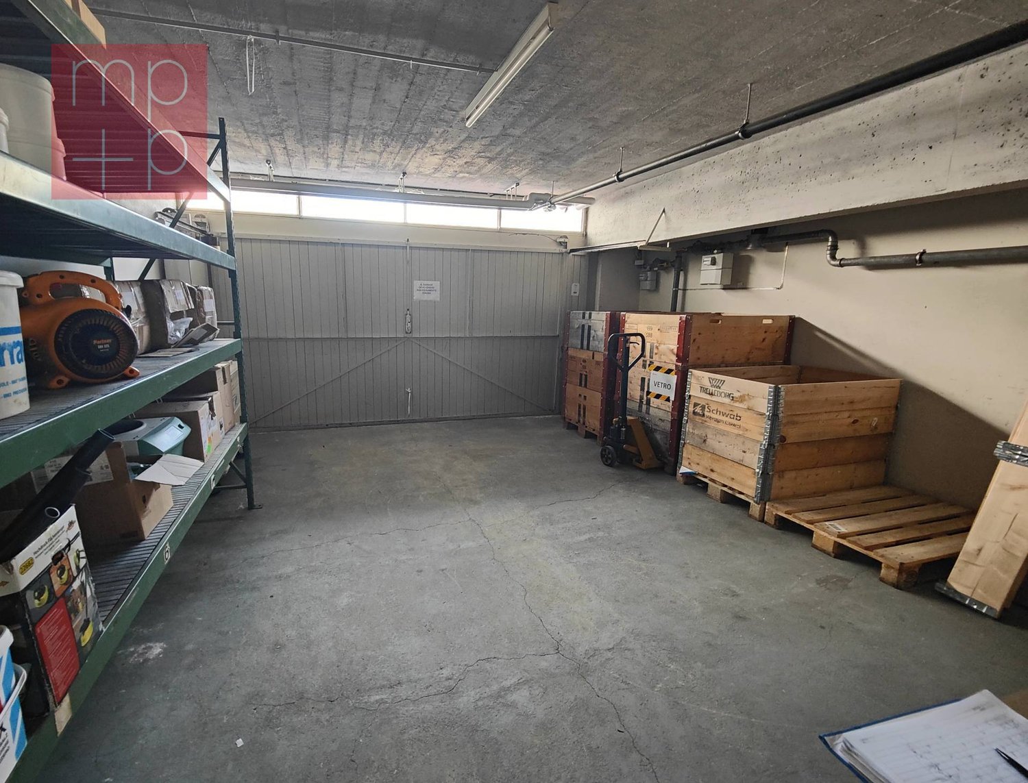 Commerce de 1324m²
