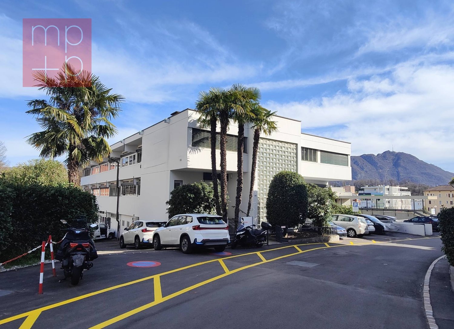 Commerce de 1324m²
