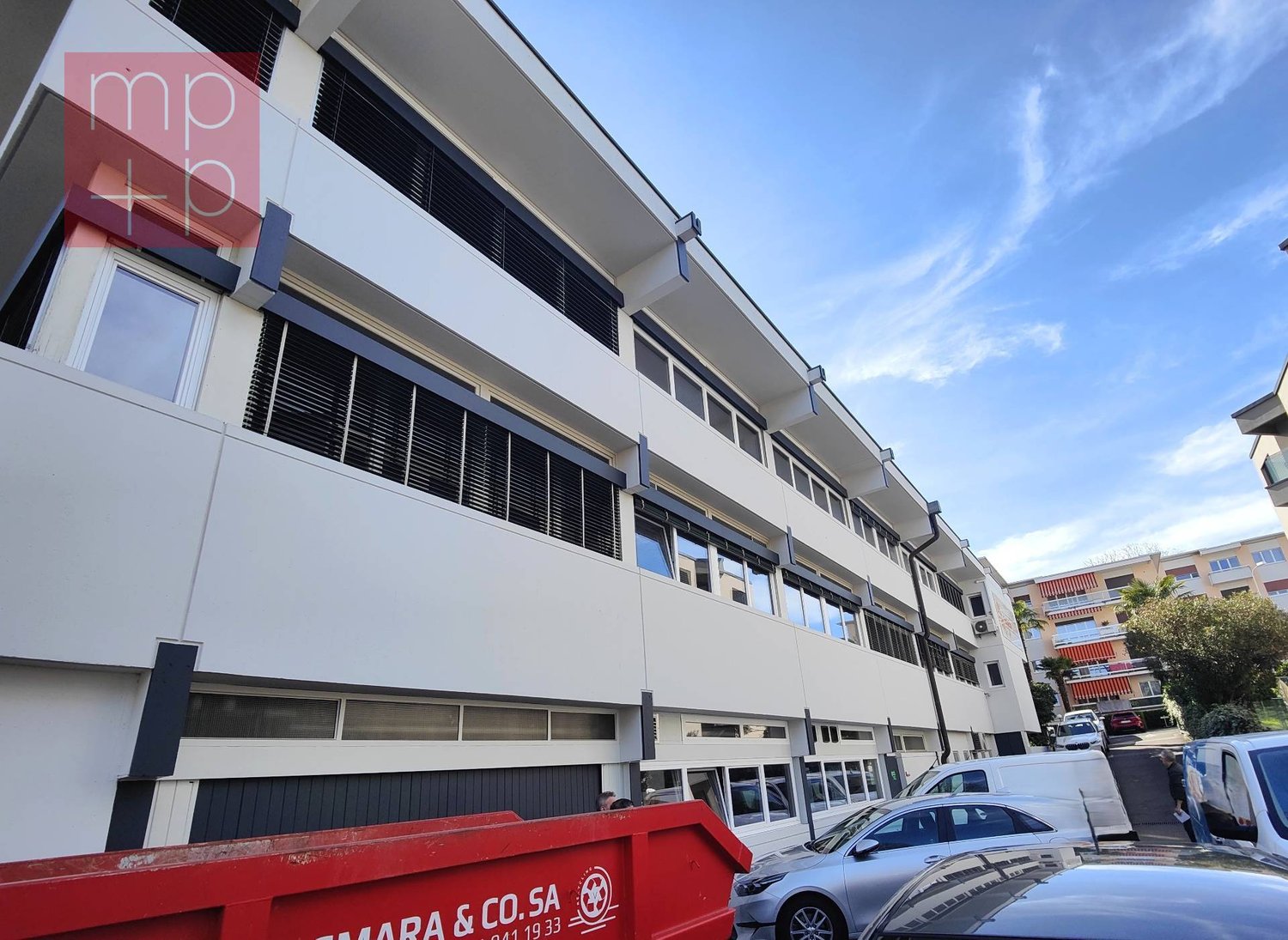 Commerce de 1324m²