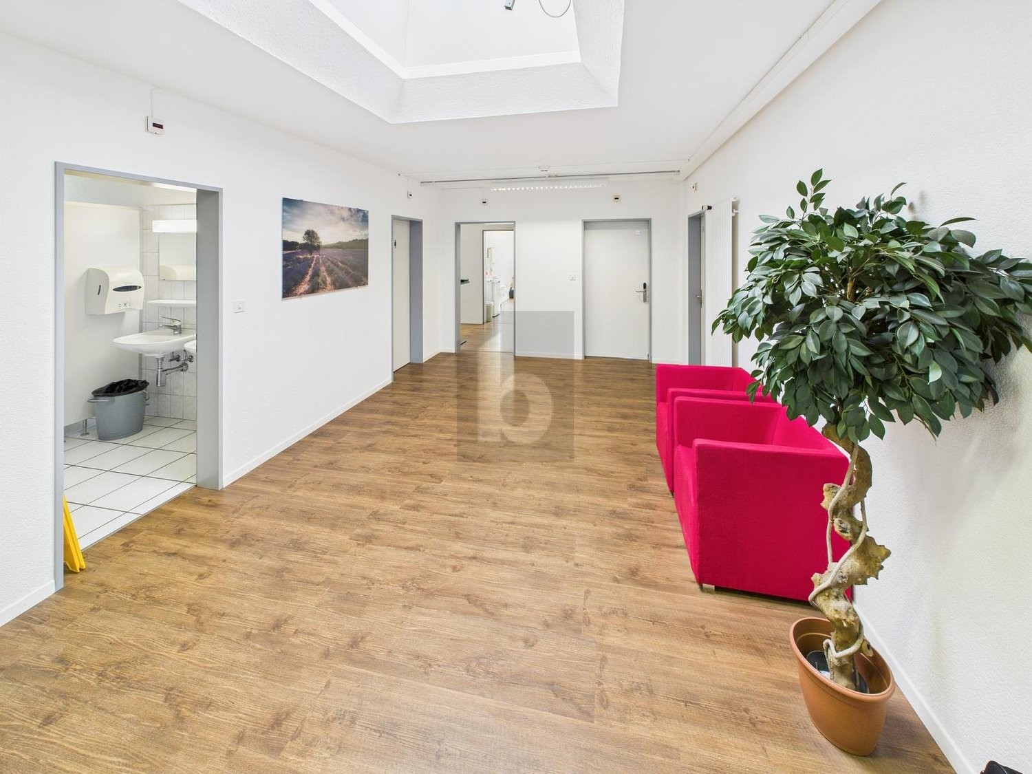 115m² bureau, photo 1 sur 4