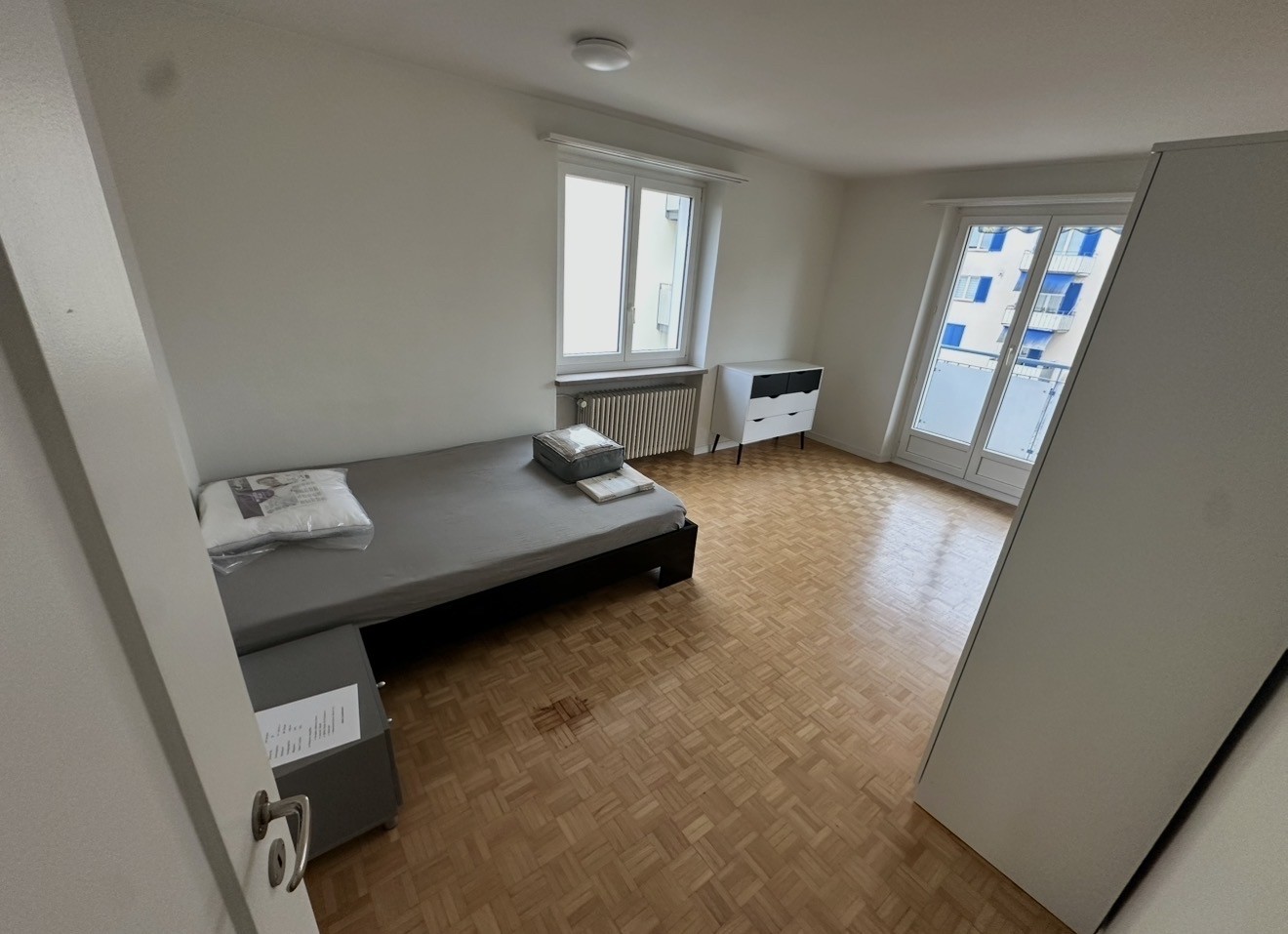 Chambre en colocation, photo 1 sur 5