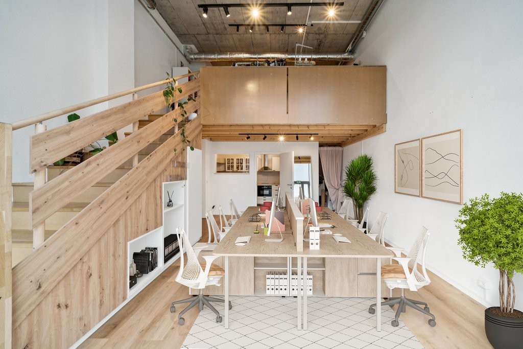 65m² shop