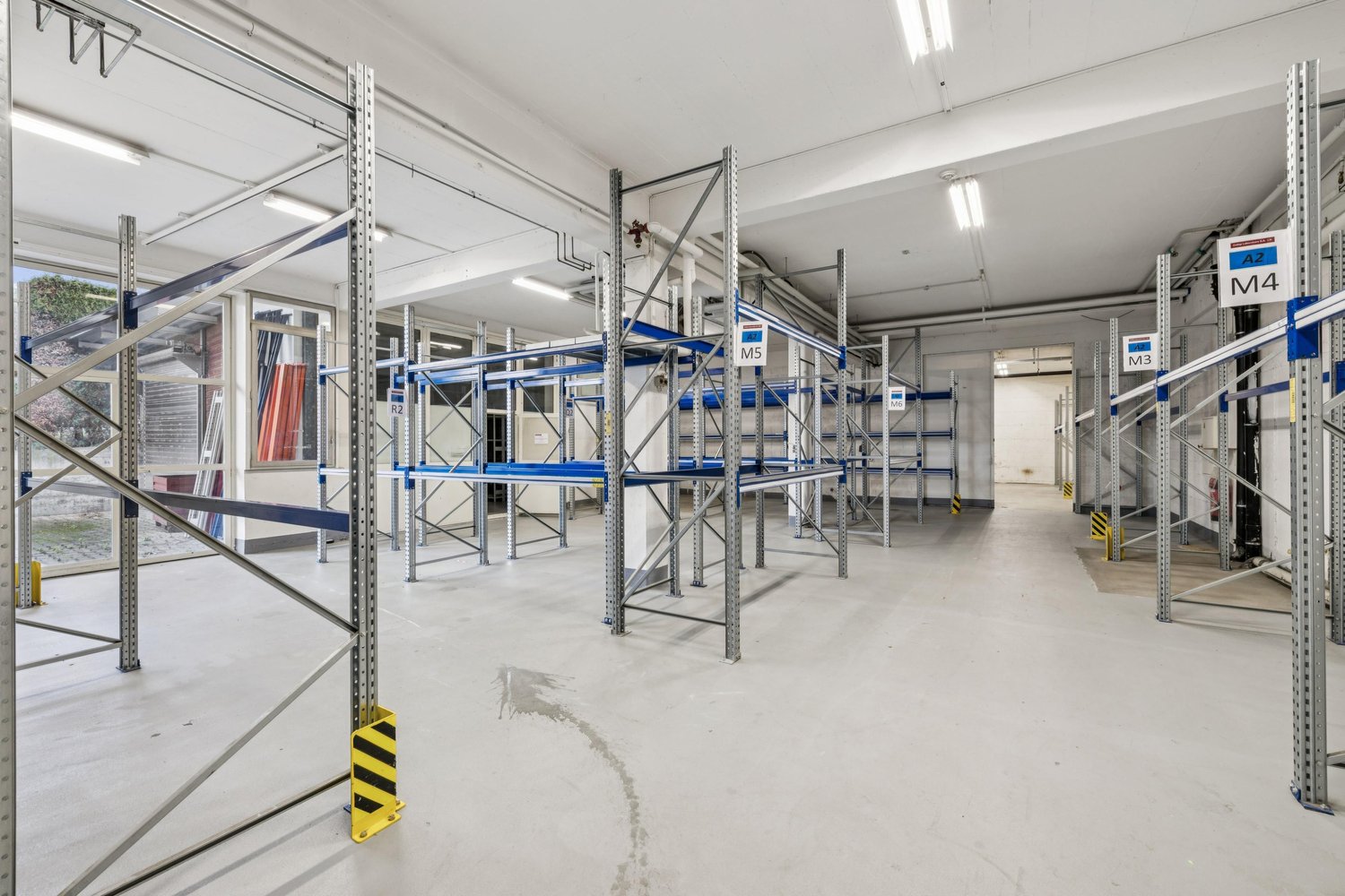868m² industrial object