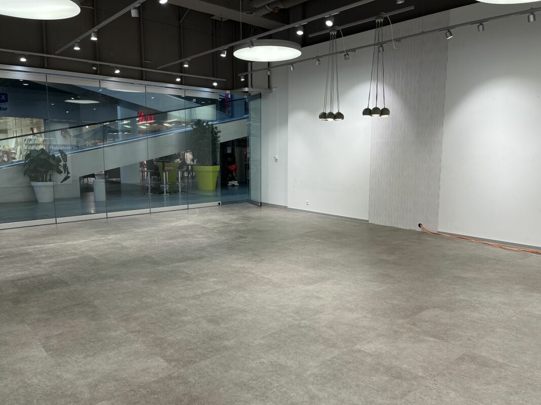 Boutique de 112m², photo 2 sur 4
