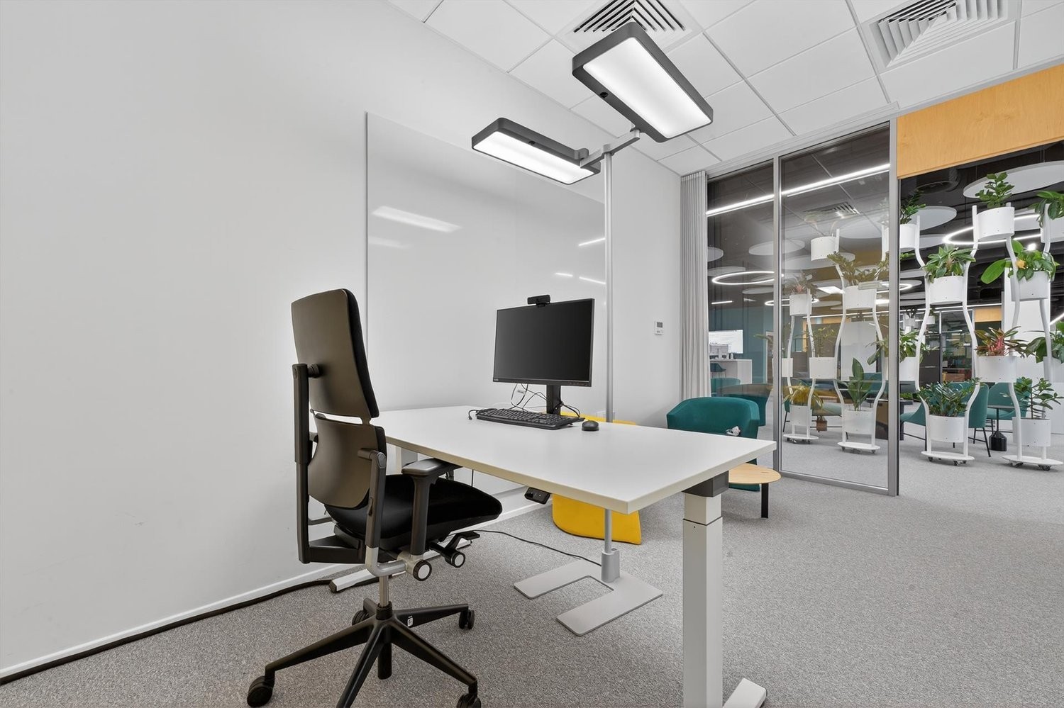 1600m² de bureaux