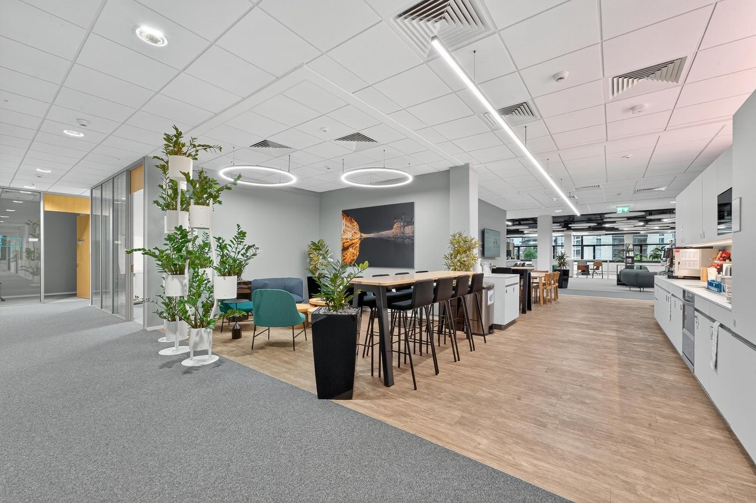 1600m² de bureaux