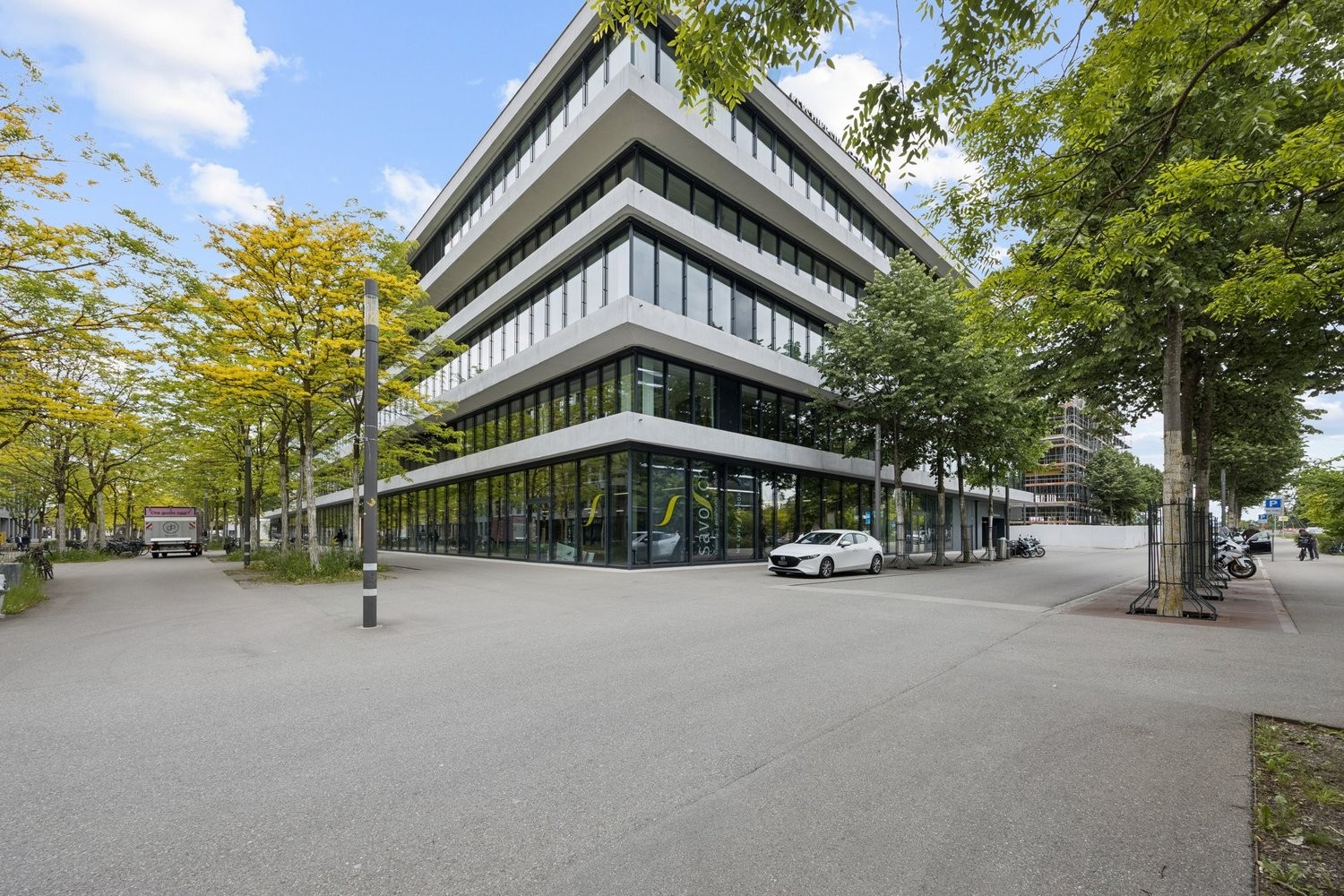 Bureaux de 1048m²

À Wankdorf, dans un emplacement privilégié, nous louons dès maintenant ces locaux de bureaux attractifs dans un immeuble de bureaux moderne

- aménagement locatif parfaitement équipé, qui peut être partiellement repris après consultation
- grandes façades vitrées
- cuisine équipée, photo 2 sur 5