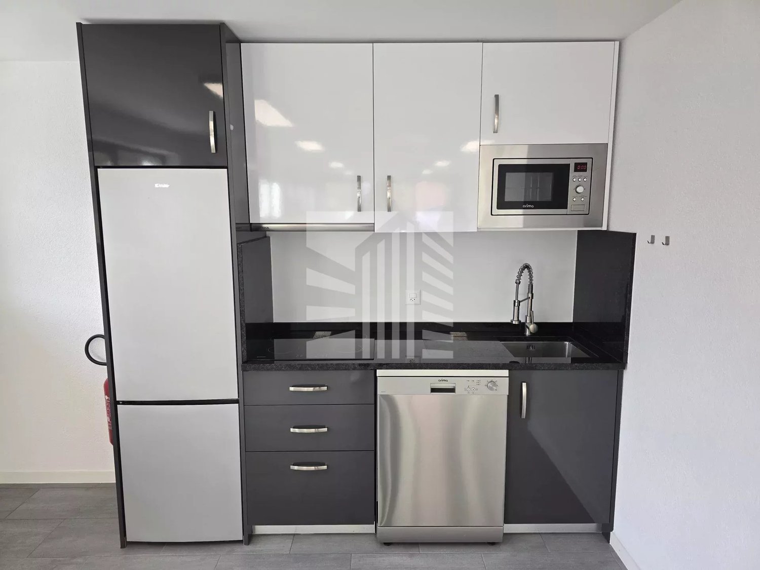 70m² shop