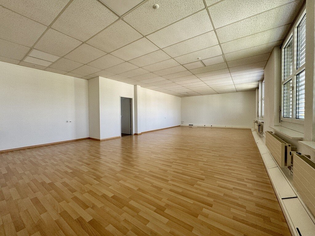 104m² commercial, photo 1 sur 5