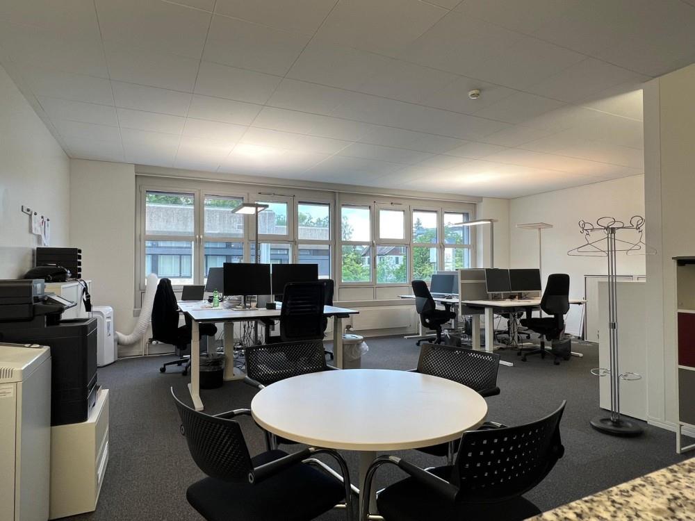 Bureau de 75m², photo 1 sur 8