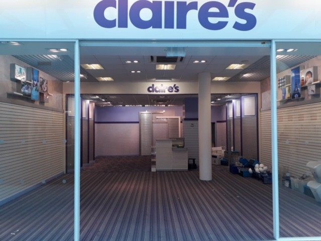 166m² shop
