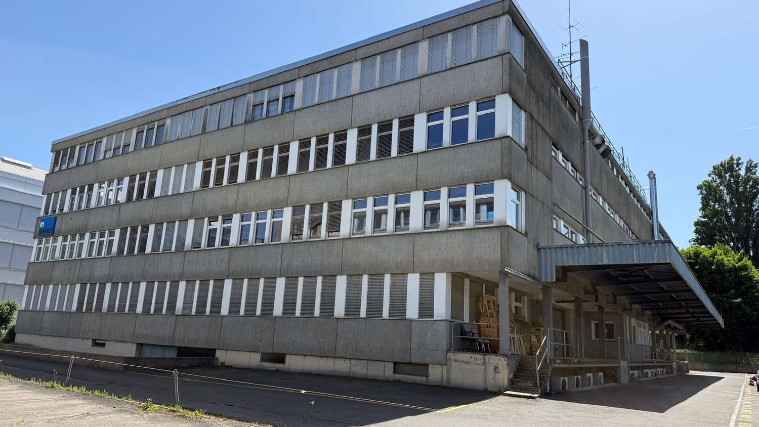 800m² commercial