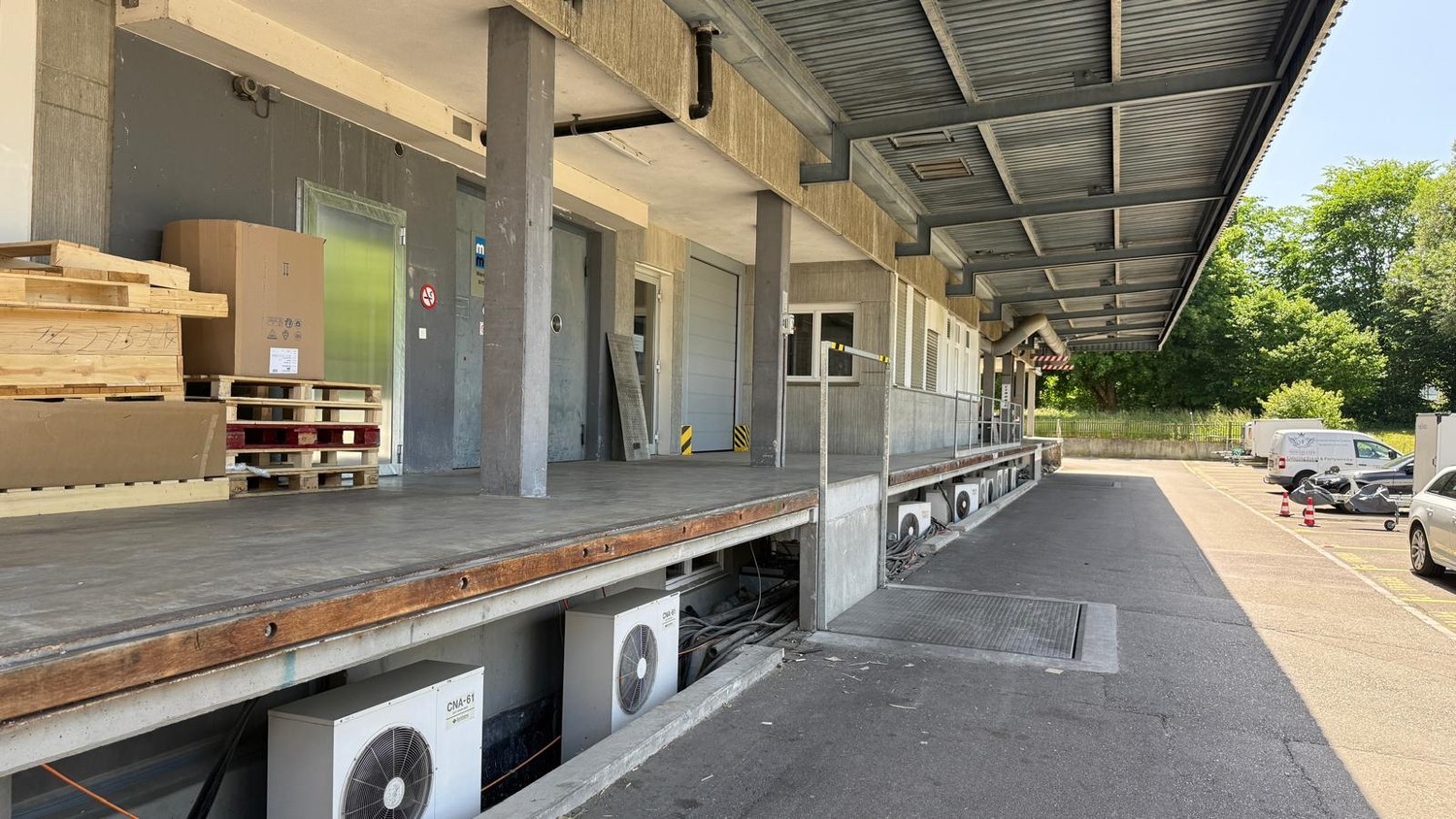 800m² commercial