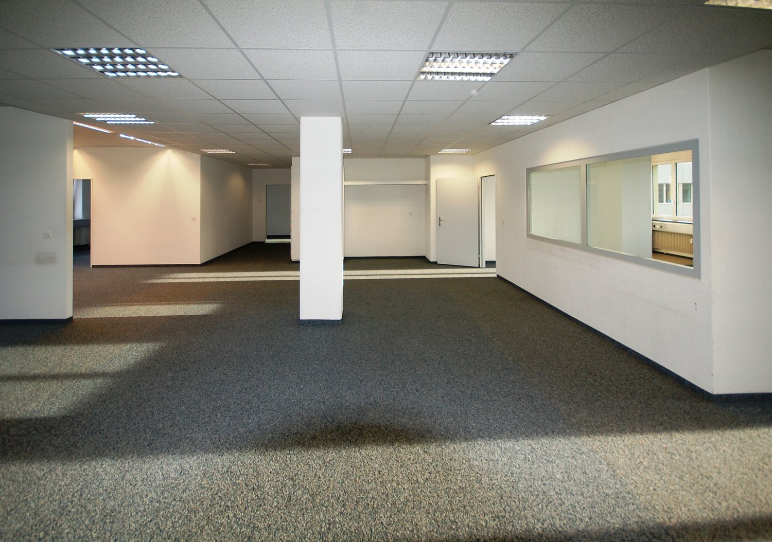 331m² office