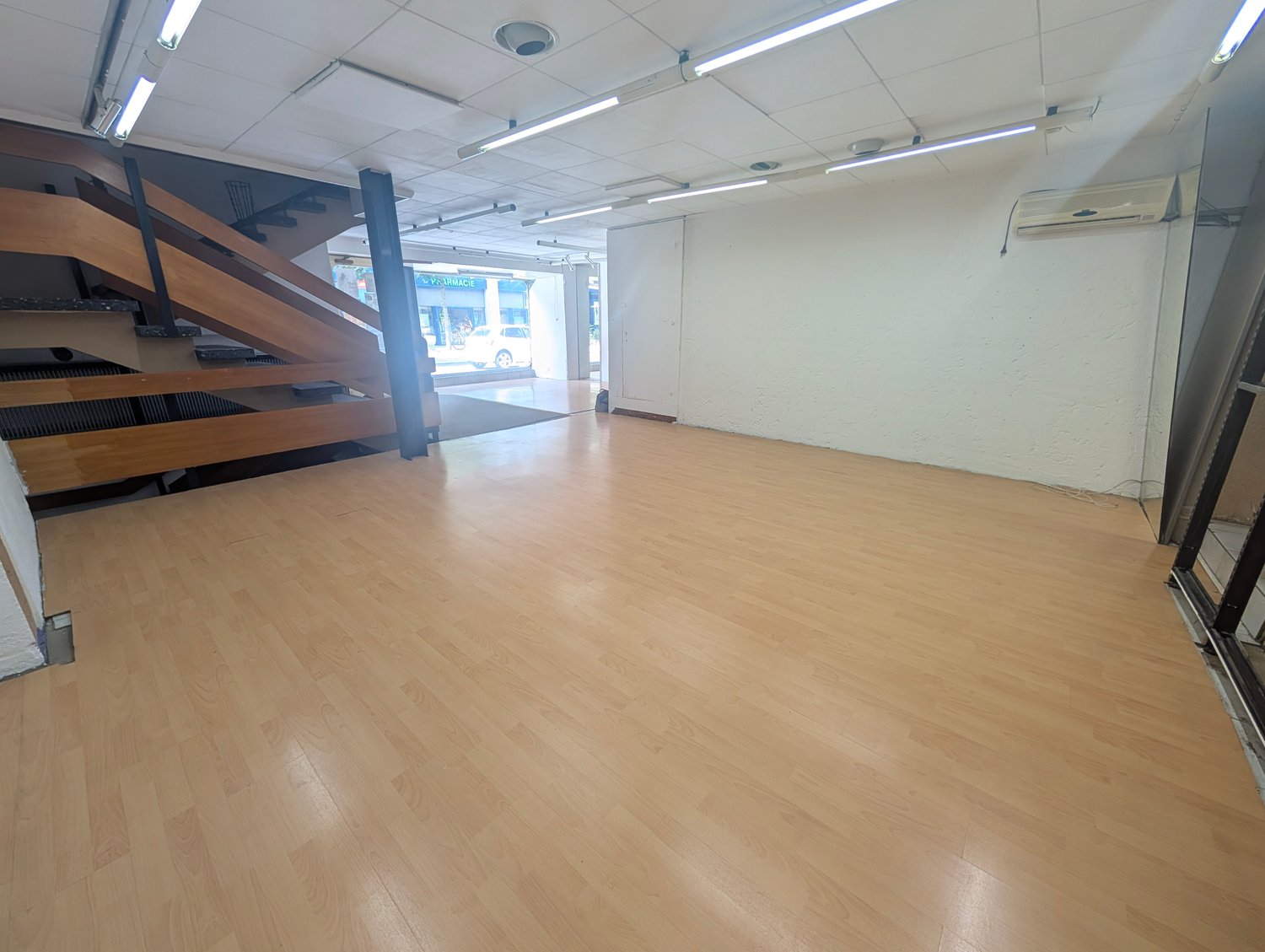 229m² commercial