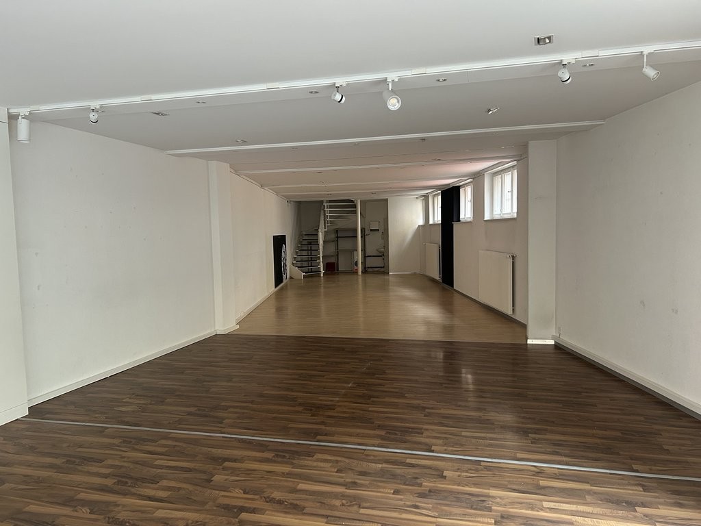 Magasin de 145m²