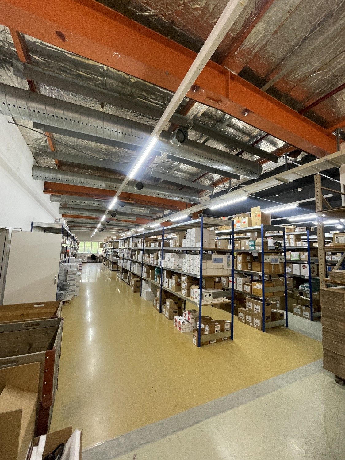 300-1240m² commercial