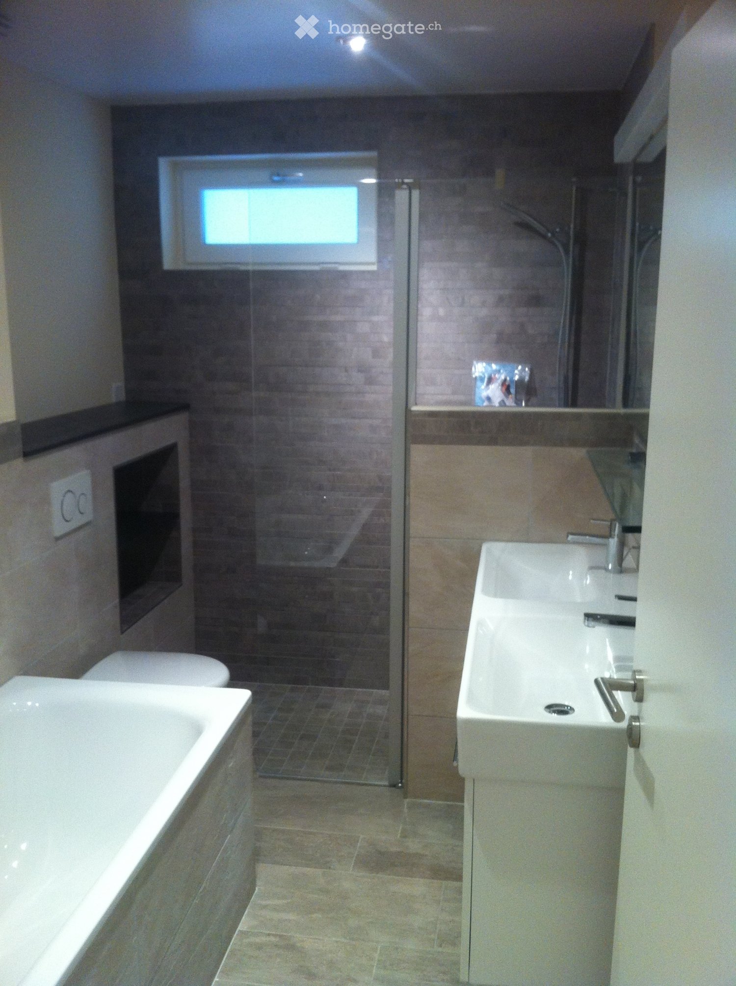 5 rooms apartment