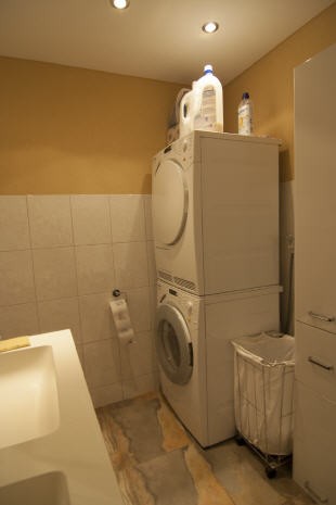 Chambre meublée dans un appartement en colocation bien entretenu (près de la Messe Basel)