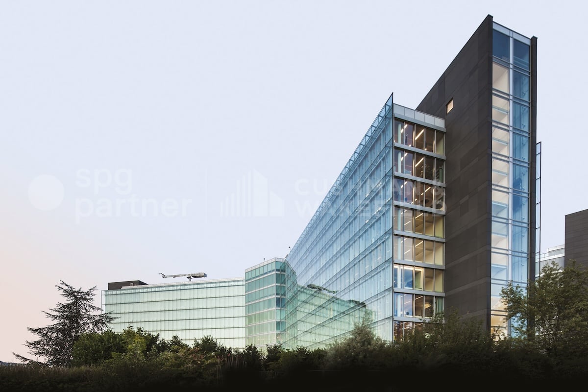 200m² office