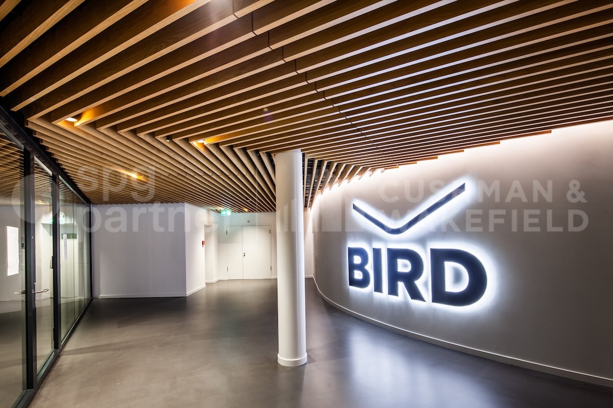 200m² office