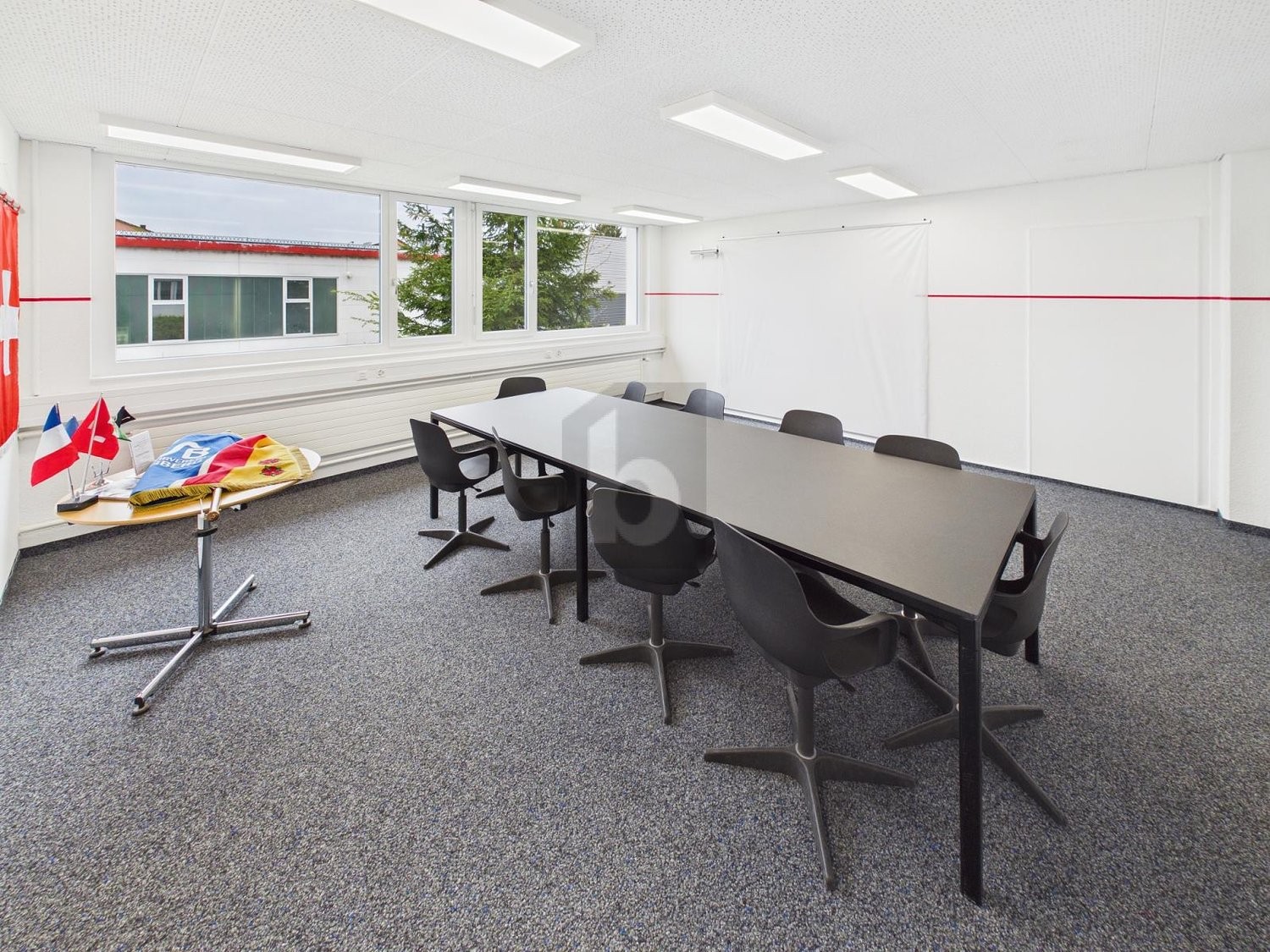 155m² office