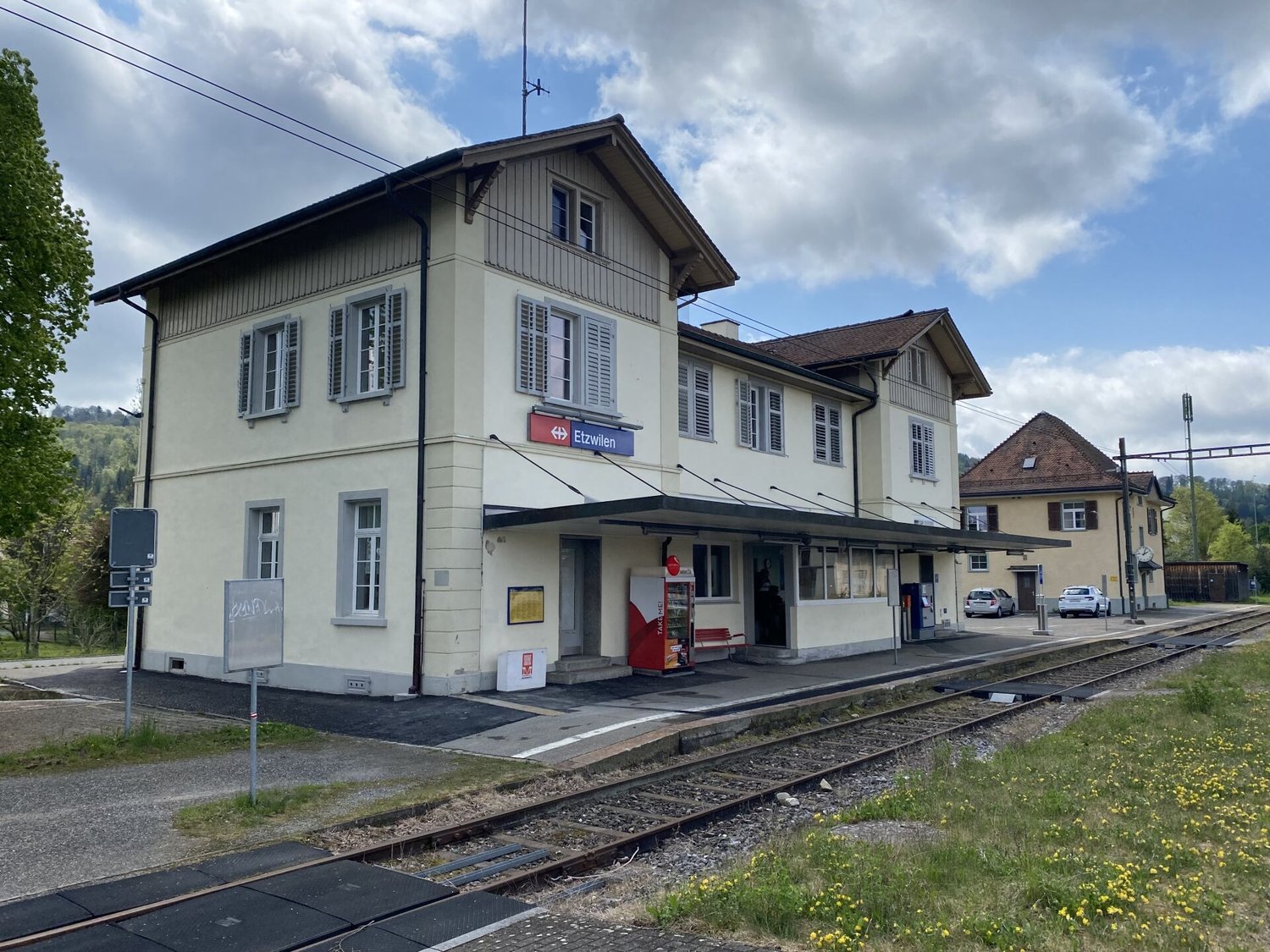 176m² office